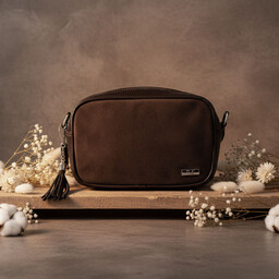 Zamszowa listonoszka SHE skórzana 701 czekolada