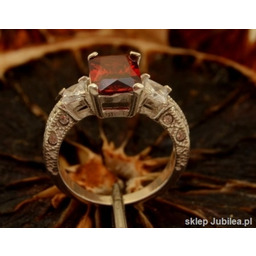 ALEXIS - srebrny pierścień z granatem