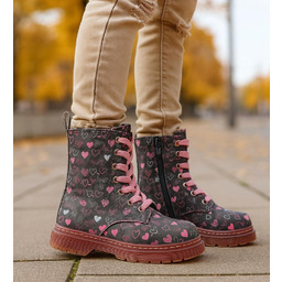 Zimowe czarne dziewczęce trapery z futerkiem