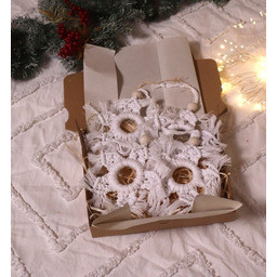 Pakamera Śnieżynki - komplet ozdób choinkowych z makramy