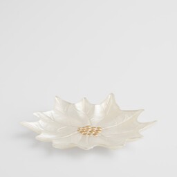 Patera Pearlo z motywem kwiatowym