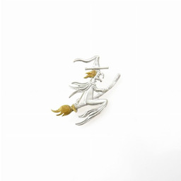 Broszka srebrna z Wiedźmą małą białą