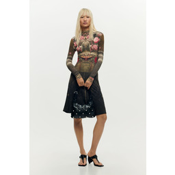 Sukienka z krajobrazem w lustrzanym odbiciu