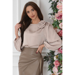 Bluzka satynowa z różą beż Wiky
