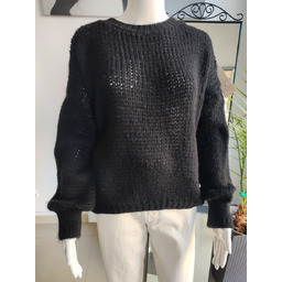 Moherowy sweter z szerokimi rękawami - czarny One