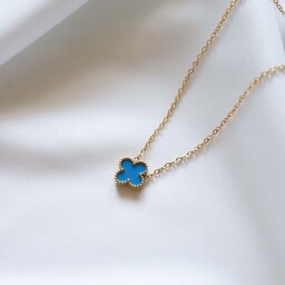 Naszyjnik złoty koniczynka niebieska stal chirurgiczna