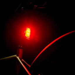 Lezyne Lampka tylna STRIP DRIVE PRO+ 400 Lumenów,