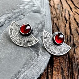 Pakamera Orientalne kolczyki wkrętki srebrne wachlarze z granatem