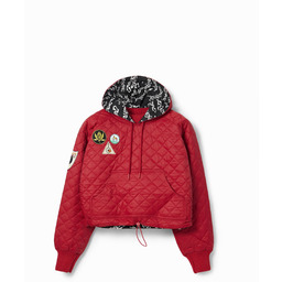 Pikowana bluza z naszywkami