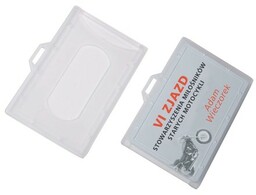 Identyfikator plastikowy twardy poziomy na karty plastikowe -