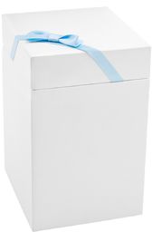 Pudełko prezentowe białe 10x10x17 z niebieską tasiemką