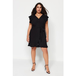 TRENDYOL CZARNY KOMBINEZON PLUS SIZE Z FALBANKAMI