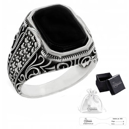 Sygnet srebrny pr. 925 Elegancki Pierścień z Onyksem