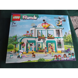 Lego Friends 42621 Szpital w mieście Heartlake