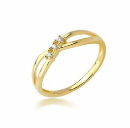 Śliczny złoty pierścionek z trzema cyrkoniami