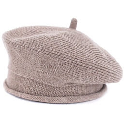 Beret Niebanalny