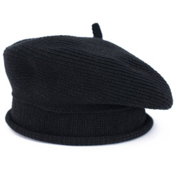 Beret Niebanalny