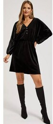 Welurowa sukienka elegancka z ozdobnymi guzikami czarna Z-SU-4226,