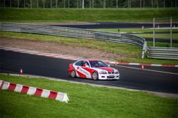 Jazda BMW E46 po torze