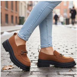 Karmelowe półbuty loafersy na platformie camel