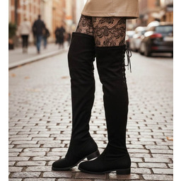 Czarne kozaki muszkieterki na płaskim obcasie