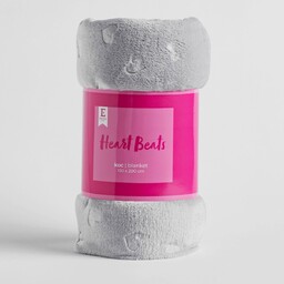 Jednokolorowy koc z wytłoczonym wzorem Heart Beats 150x200