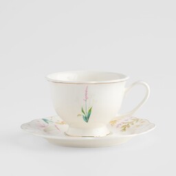 Filiżanka Ze Spodkiem Meadinna z motywem kwiatowym