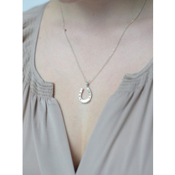 Wisiorek srebrny - Podkówa na szczęście biała