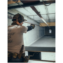 Strzelanie na strzelnicy w Warszawie