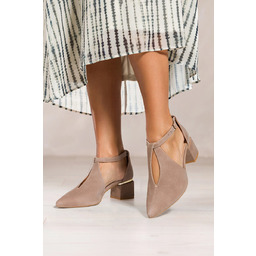 Beżowe czółenka skórzane damskie na ozdobnym klocku pasek