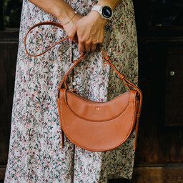 Listonoszka damska crossbody półksiężyc SHE S10 camel