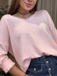 Pakamera Wiskozowy sweter z koronką