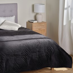 Jednokolorowa narzuta na łóżko z wytłoczonym wzorem Kaylin