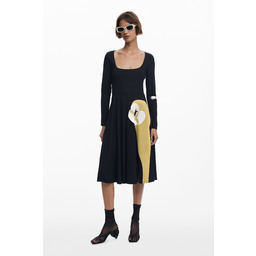 Rozkloszowana sukienka w kolorze liliowym