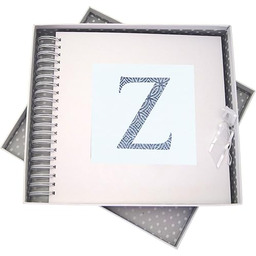 Białe bawełniane karty alfabetyka, karta i książeczka pamięci,