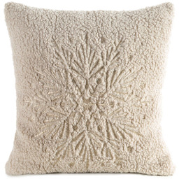 Poszewka bożonarodzeniowa pluszowa beżowa z haftowanym płatkiem śniegu