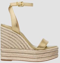 MICHAEL KORS Złote sandały na platformie Leighton Wedge