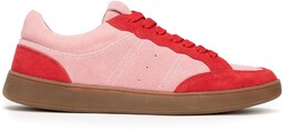 Zamszowe sneakersy z kontrastowymi elementami różowo - czerwone