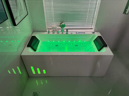 Wanna z hydromasażem LS-4420 prostokątna