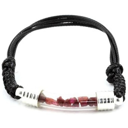 Kamienie i minerały. Bransoletka z surowego rubinu. Kolor