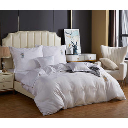 Spod Igły I Nitki Pościel atłasowa z haftem