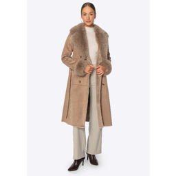 Dwurzędowy damski płaszcz z futrzanym kołnierzem beżowy