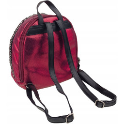 Urokliwy, pikowany plecak damski ozdobiony łańcuszkiem  David