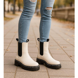 Białe wysokie botki sztyblety na platformie beżowe