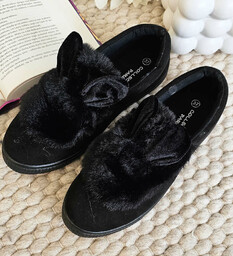 Wsuwane czarne zamszowe trampki z uszami slip on