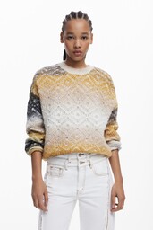 Sweter z dzianiny w warkocze