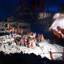 Fenix Latarka diodowa LR50R