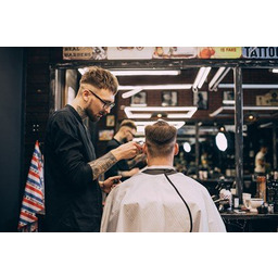 Strzyżenie męskie z modelowaniem w Old School BarberShop