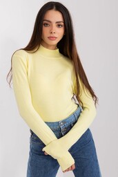 Jasnożółty damski sweter z golfem