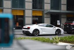 Jazda Lamborghini Gallardo ulicami Wrocławia